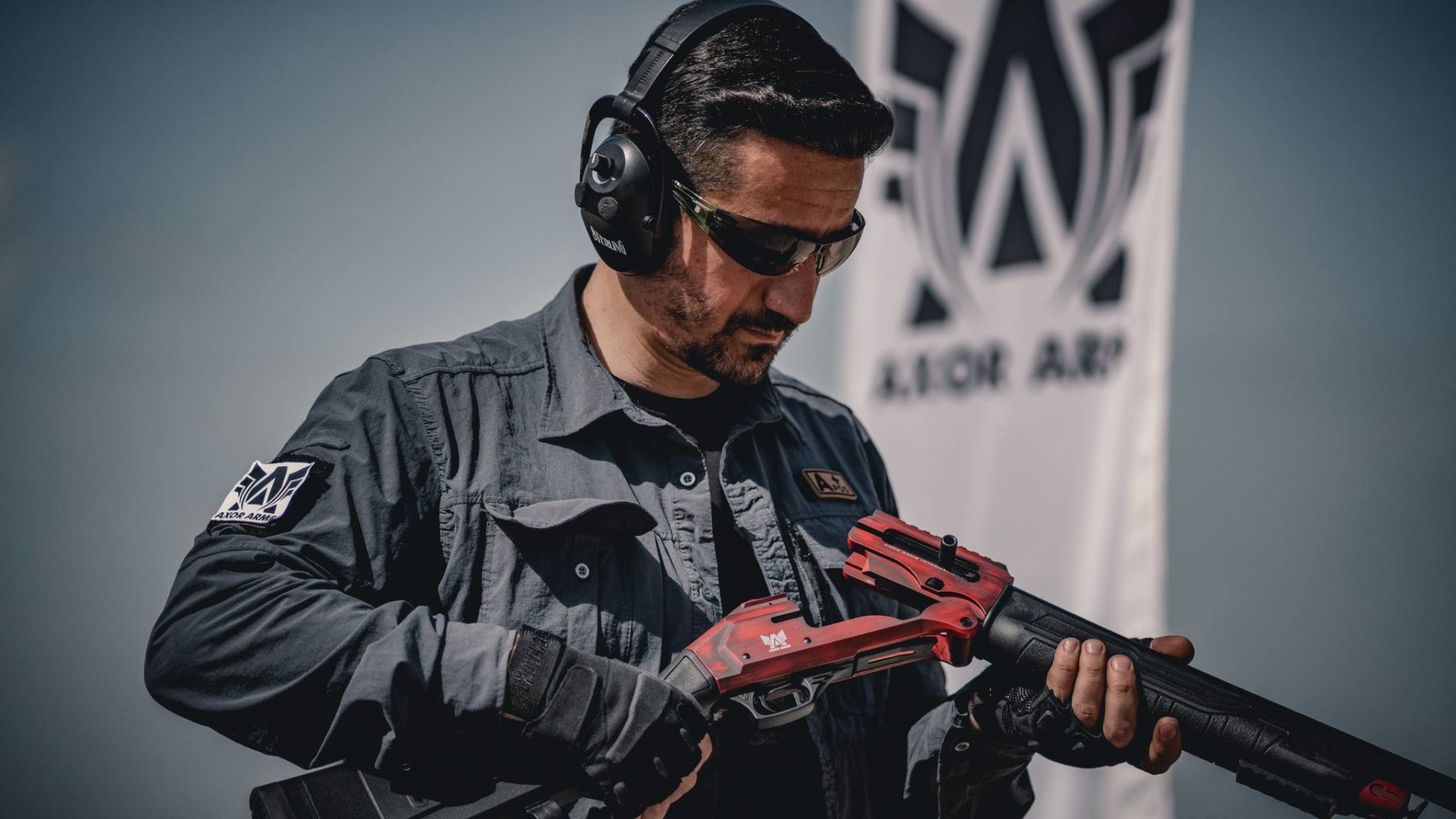 AXOR ARMS KIRMALI OTOMATİK AV TÜFEĞİ KIRMIZI ESKİTMELİ KASA